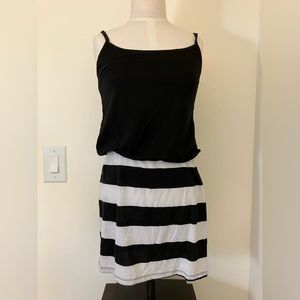 Juniors medium black and white striped t-shirt material dress